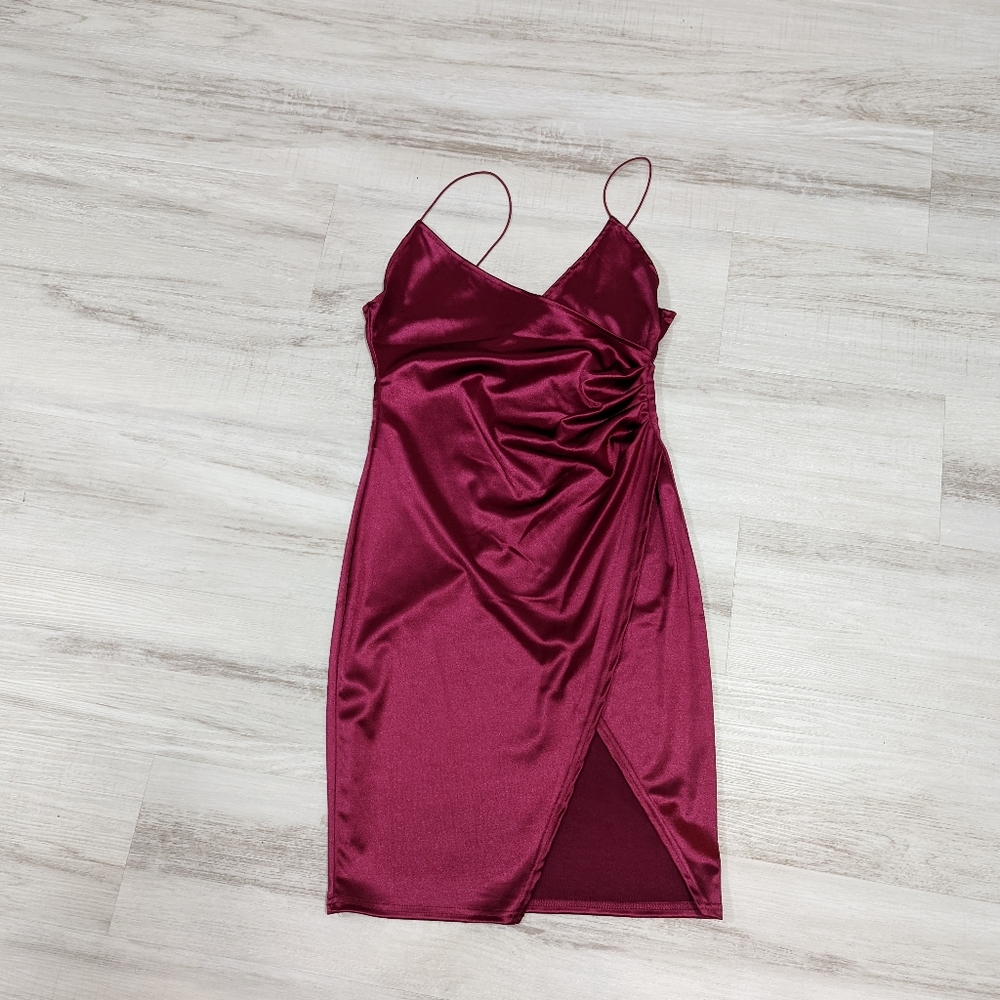 Beautiful Silk Red Mini Dress with Slit - Size S NWOT - Picture 1 of 5